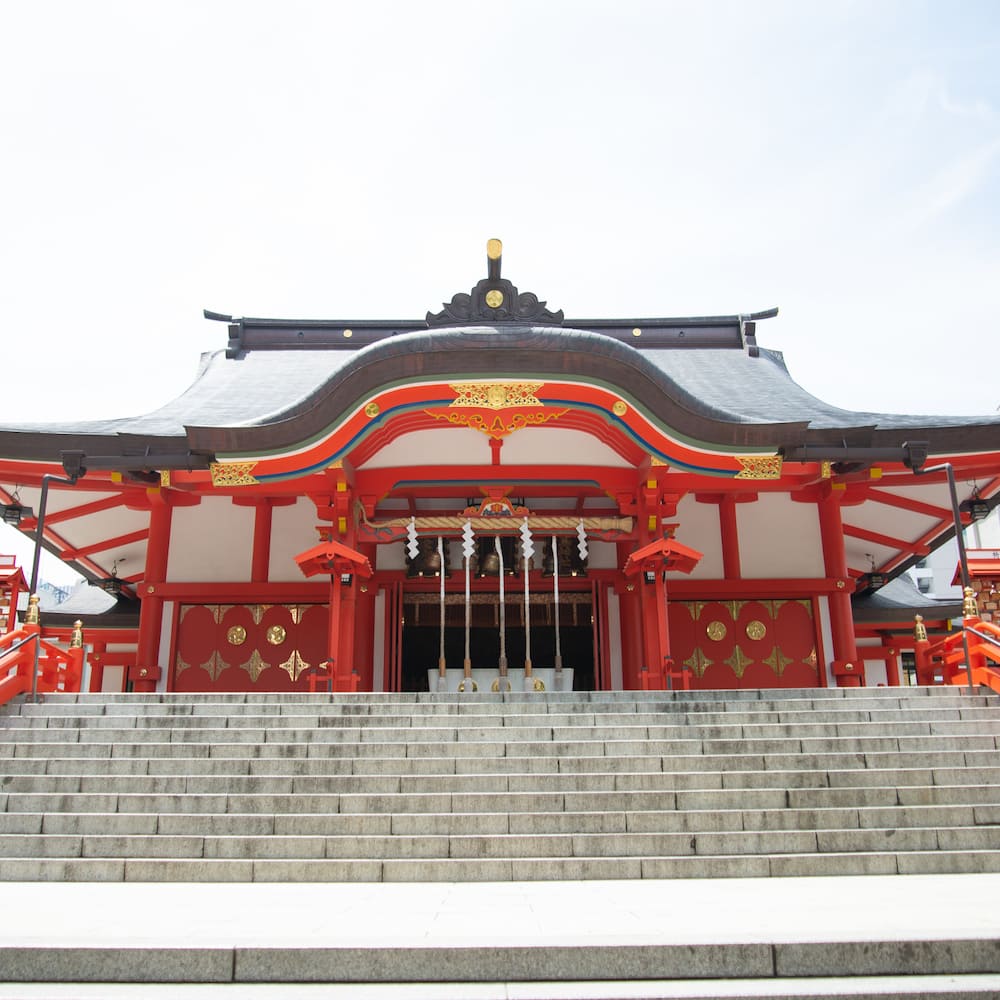 西新宿周辺のおすすめスポット「花園神社」